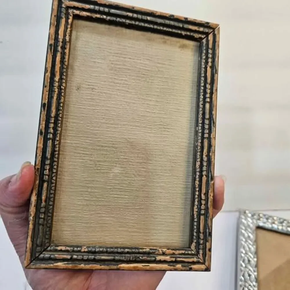 5 photo frames